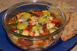 Запечённая брынза с овощами и яйцами