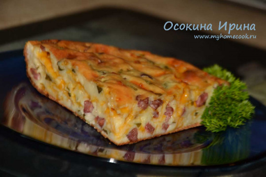 Заливной пирог с охотничьими колбасками и каперсами