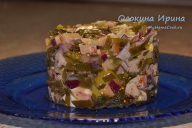 Салат с копчёной скумбрией и морской капустой