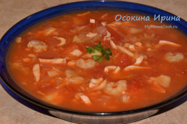 Томатный суп с треской и морепродуктами